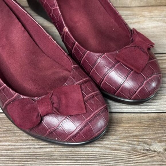 Burgundy Faux Crocodile Skin Vionic Flats with Orthaheel Technology - Picture 3 of 5